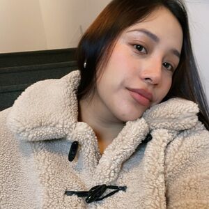 Meet your Posher, Saray